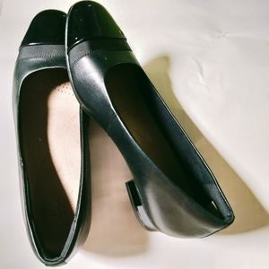 Clark's Women's Black Leather Flat
